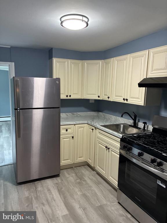 Photo - 332 W 3rd St Unit 1