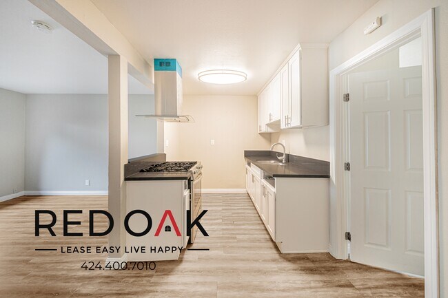 Photo - ~$1,000 OFF~ Stunning One Bedroom with Sun... Unit 4