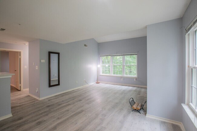 Photo - Lovely 2 BR/2 BA Condo in Gaithersburg!