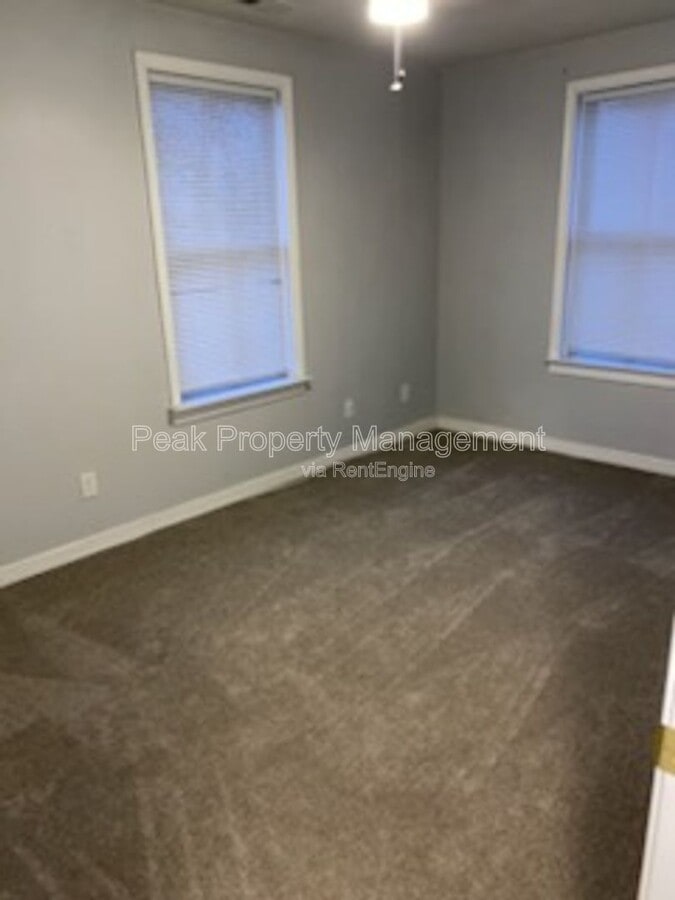 Photo - 117 E 13th St