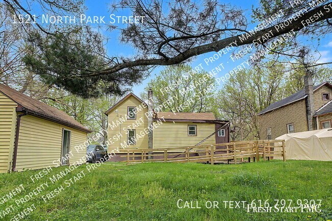 Photo - 1521 N Park St