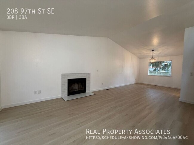 Photo - 208 97th St SE