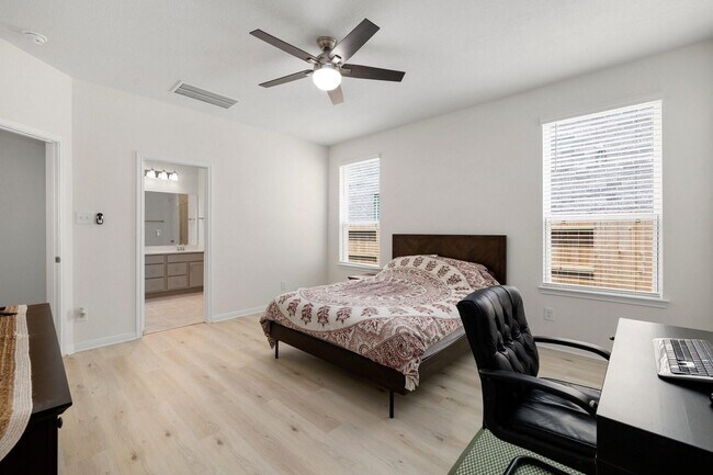 Photo - 7618 Coral Ky Dr