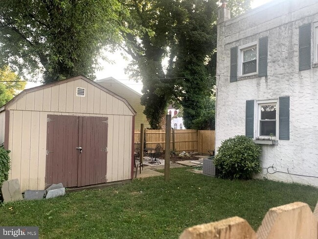 Photo - 402 Wallingford Ave