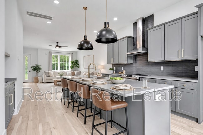 Photo - 2042 McKinley St