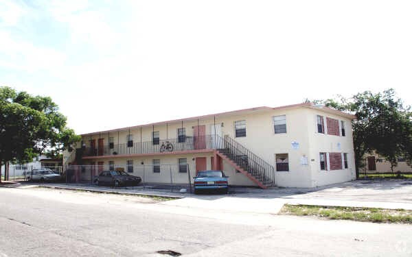 Photo - 1025 Palm Beach Lakes Blvd