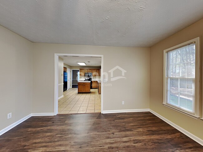 Photo - 3115 Elizabeth Ln