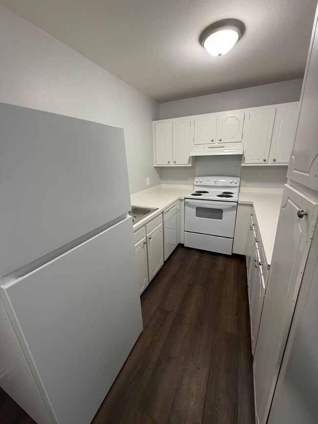 Photo - Courtyard Apartment Homes