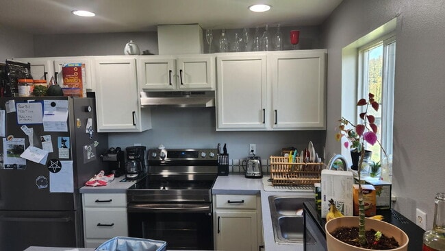 Photo - 3-Bedroom Townhome Minutes from Barkley Village, I-5 and Whole Food