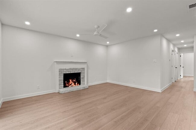 Photo - 404 Arbor Ln