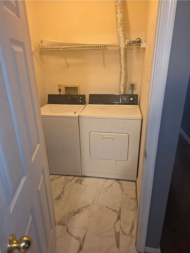 Laundry - 2071 Alice Ave Unit Rosecroft Commons