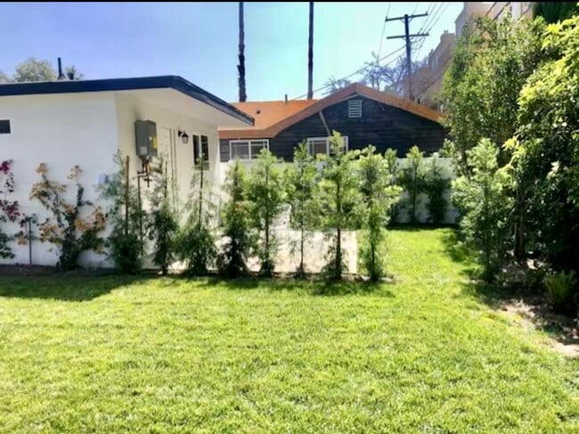 Photo - 11516 La Maida St