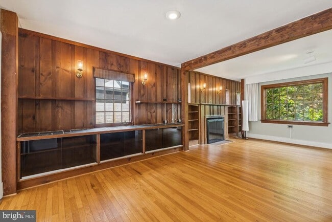 Photo - 1610 N Greenbrier St