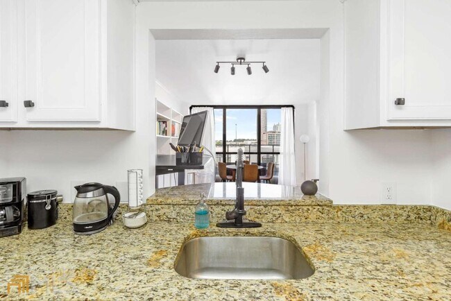 Photo - 1280 W Peachtree St NE Unit 805