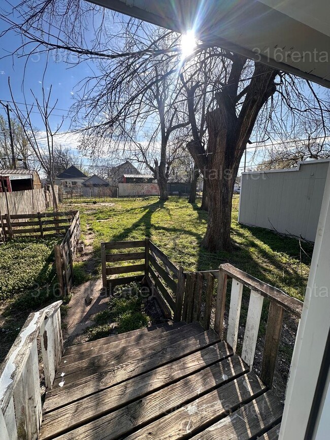 Photo - $1445 - 5 room 2.5 bathroom - Single Family Home