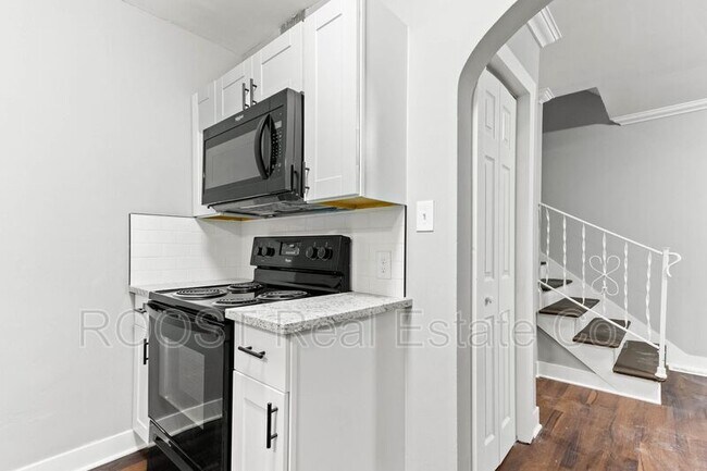 Photo - 554-556 Fairwood Ave