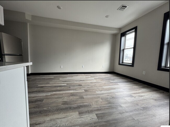 55 Lincoln St 302