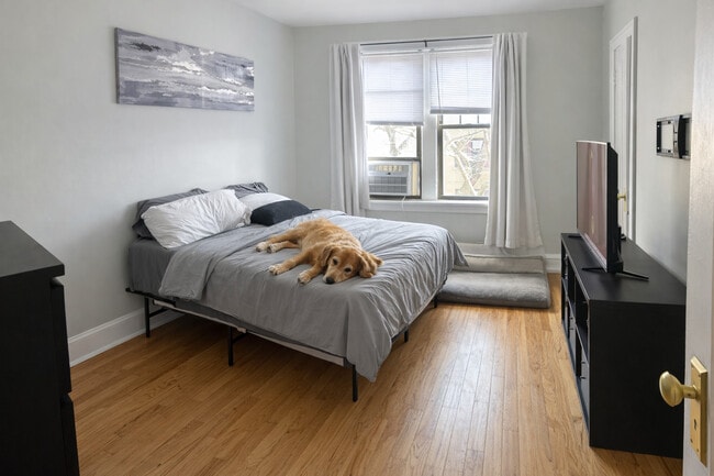 Photo - 3610 N Claremont Ave Unidad L3