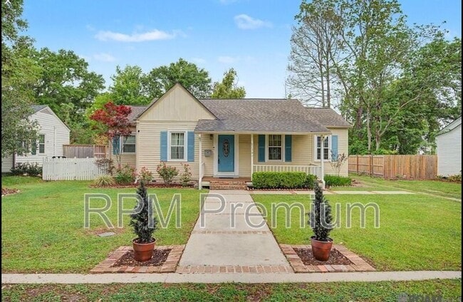 Building Photo - 2179 Hollydale Ave