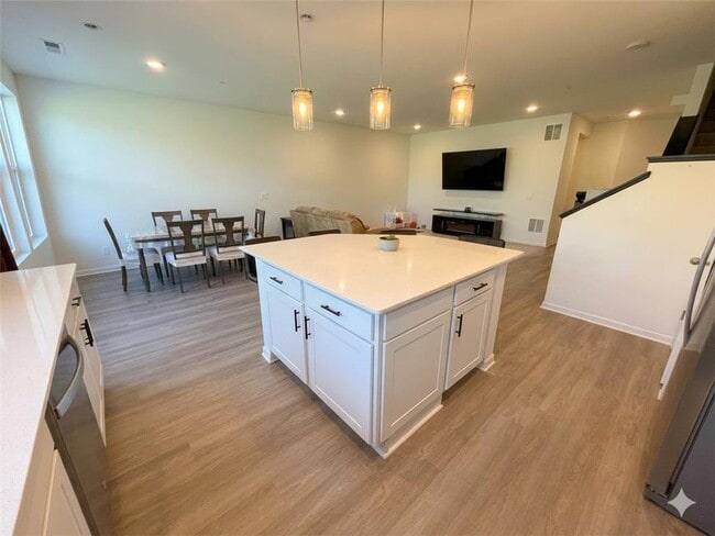 Photo - 6285 Larkspur Ln