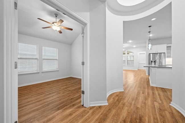 Photo - 117 Switch Bud Dr