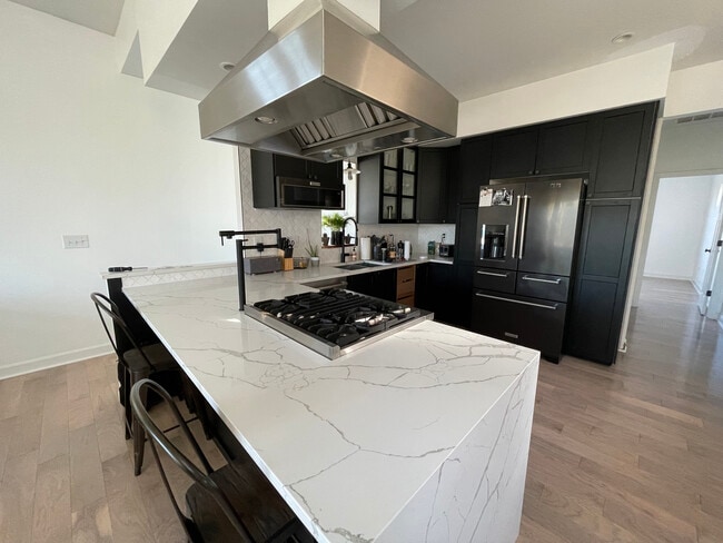 Photo - 1340 Hoyt Ave