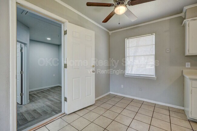 Photo - 1616 McGregor Dr