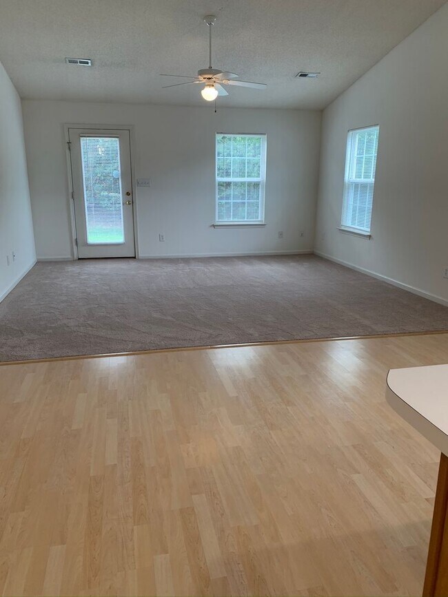 Photo - 132 Springwood Ln