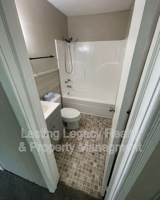 Photo - 4222 Glenn Hi Rd