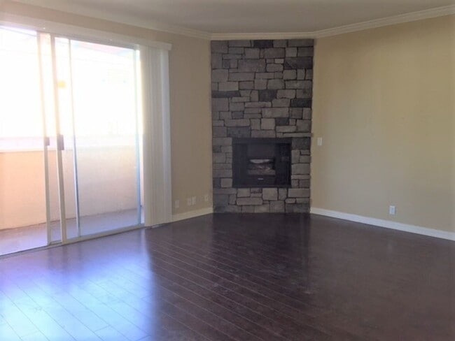 Photo - 11107 La Maida St Unit 109