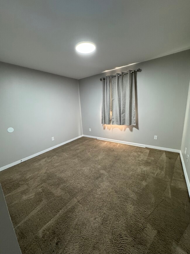 Photo - 410 W 3rd St