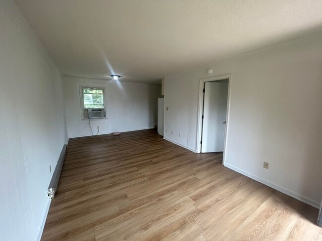 Photo - Briskwood Apartments Unit 3