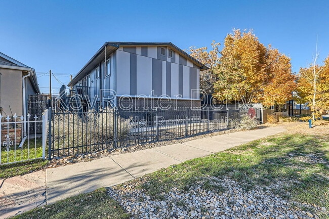 Photo - 2445 Lawrence St Unidad A