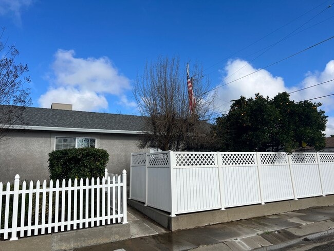 Photo - Welcome to this charming 2-bedroom, 2-bathroom home!