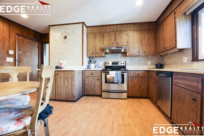 285 Webster St Unit 2