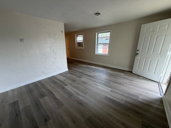 Photo - 900 Richland St Unit B