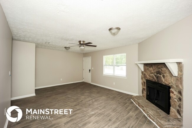 Photo - 1017 Lombardy Way