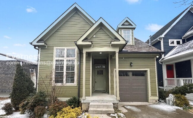 Photo - 736 29th Ave N