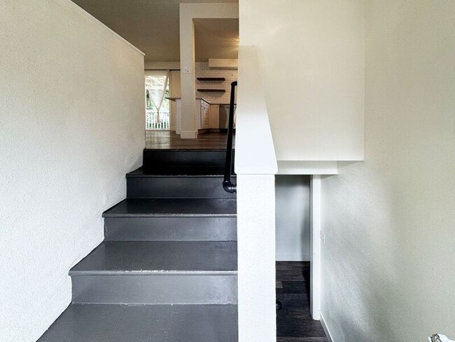 Photo - 725 Mimosa Ave