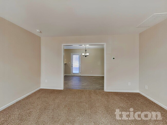 Photo - 1481 Mitchell Glen St