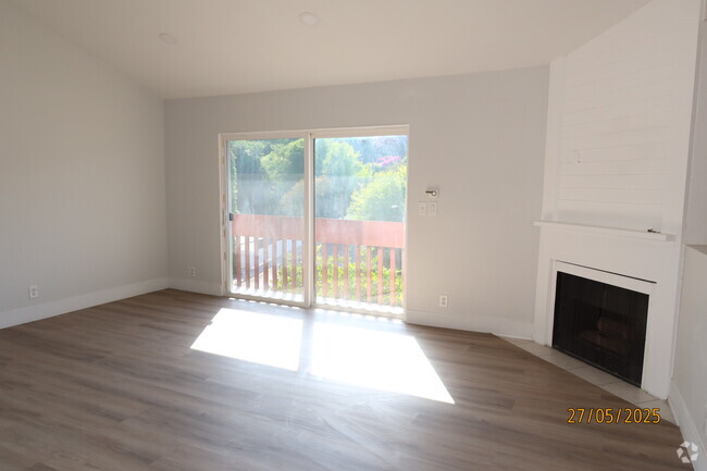 Building Photo - 1064 S Garfield Ave Rental