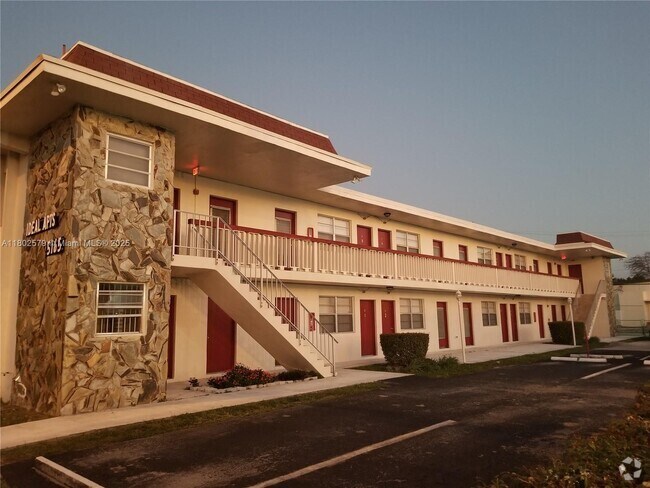 Building Photo - 5165 W Flagler St Unit 7 Rental