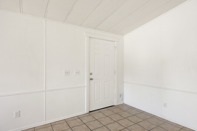 Photo - 614 S Andes Rd