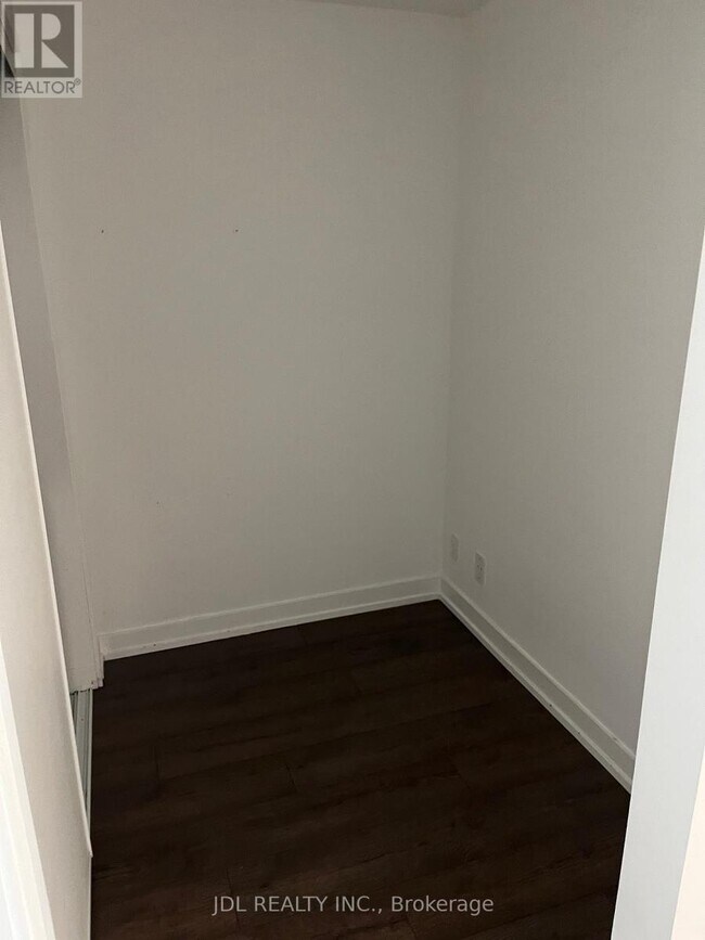 Photo - 33 Helendale Ave Unité 812