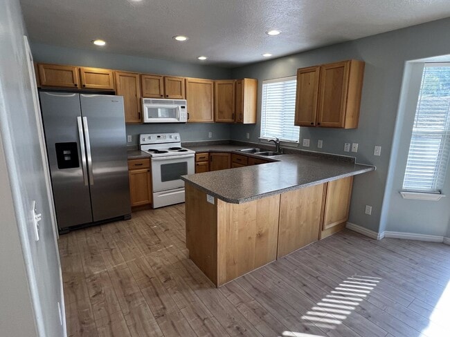 Photo - Spacious End-Row Townhome