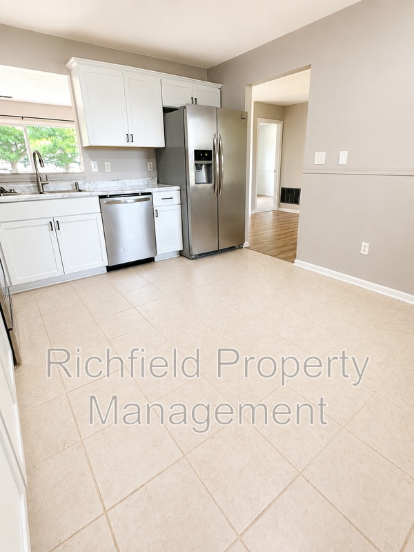 Photo - 1704 Crimson Ln
