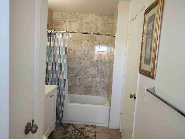 Photo - 530 Murphy St