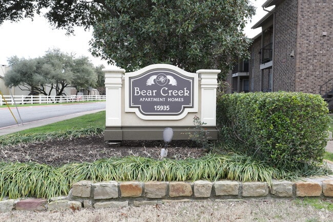 Building Photo - Adair Off Addison Rental