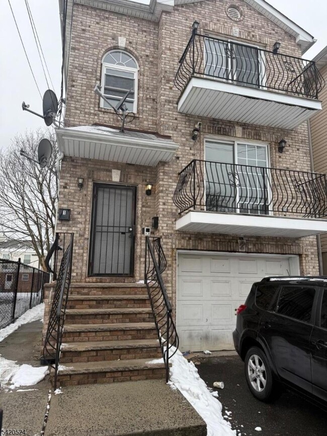 Building Photo - 537 S 18th St