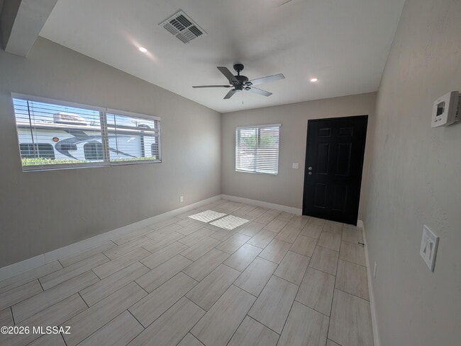 Photo - 703 N Richey Blvd